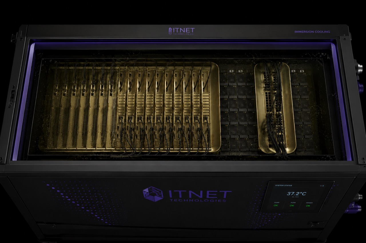Précommande NVIDIA GB200 NVL72 en immersion cooling